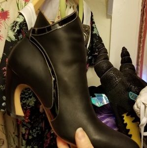 Fluevog Twist Gogo black